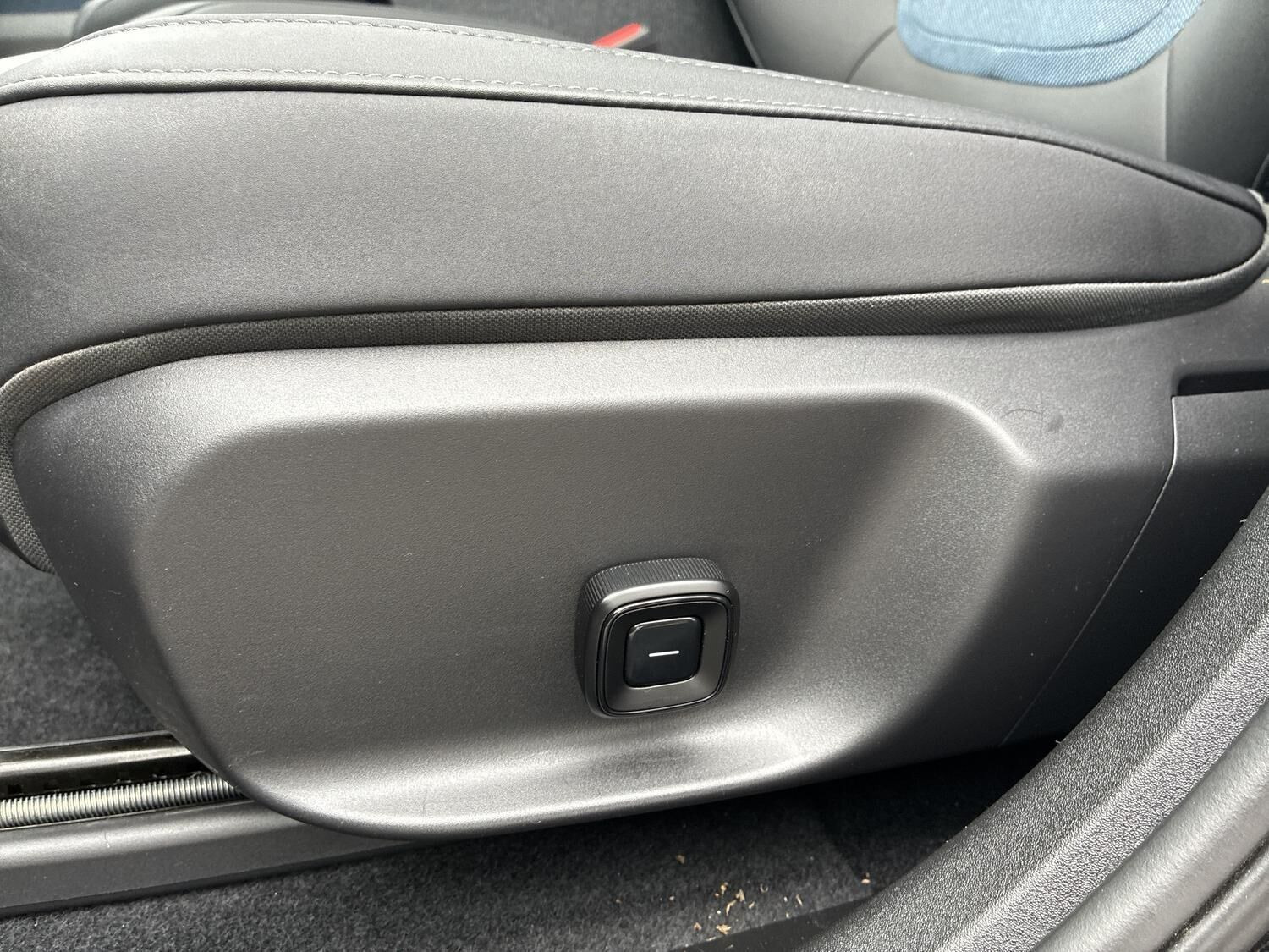 Sort Volvo EX30 fra 2024