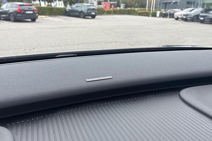 Sort Volvo EX30 fra 2024