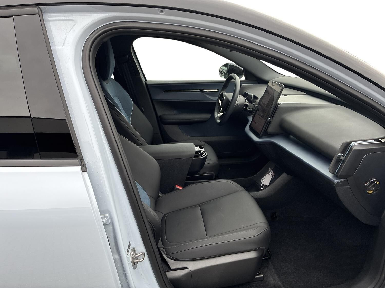 Blå Volvo EX30 fra 2024