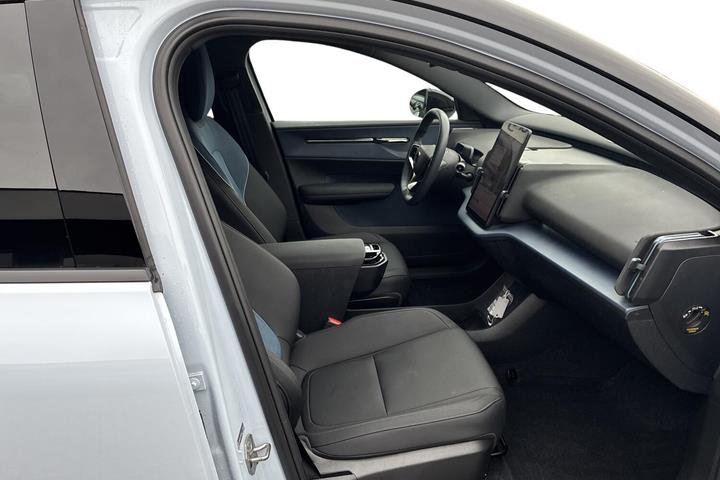 Blå Volvo EX30 fra 2024