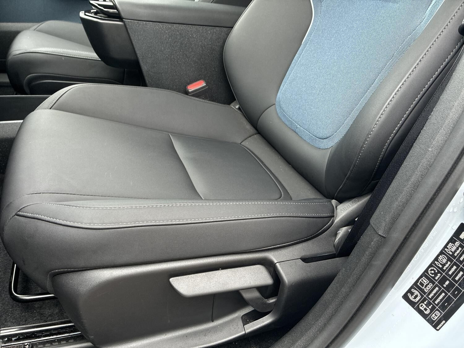 Blå Volvo EX30 fra 2024