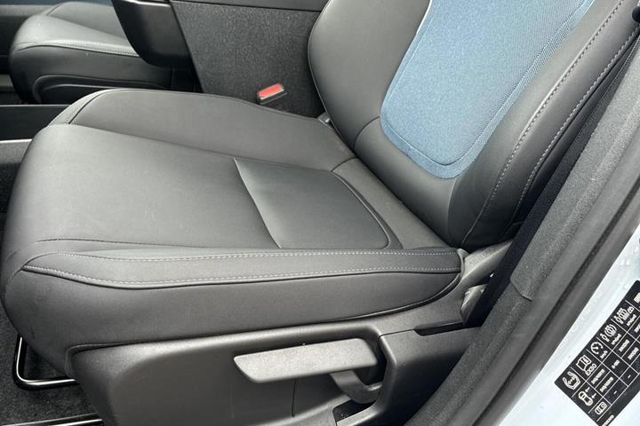 Blå Volvo EX30 fra 2024