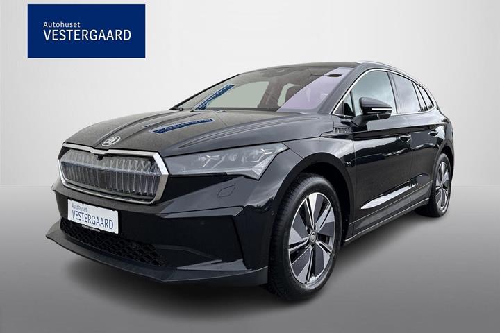 Sort Skoda Enyaq fra 2022 set udefra