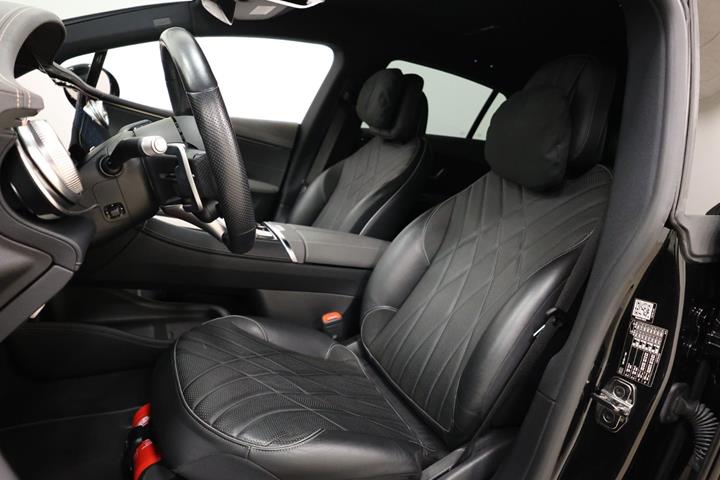 Sort Mercedes EQS53 fra 2022