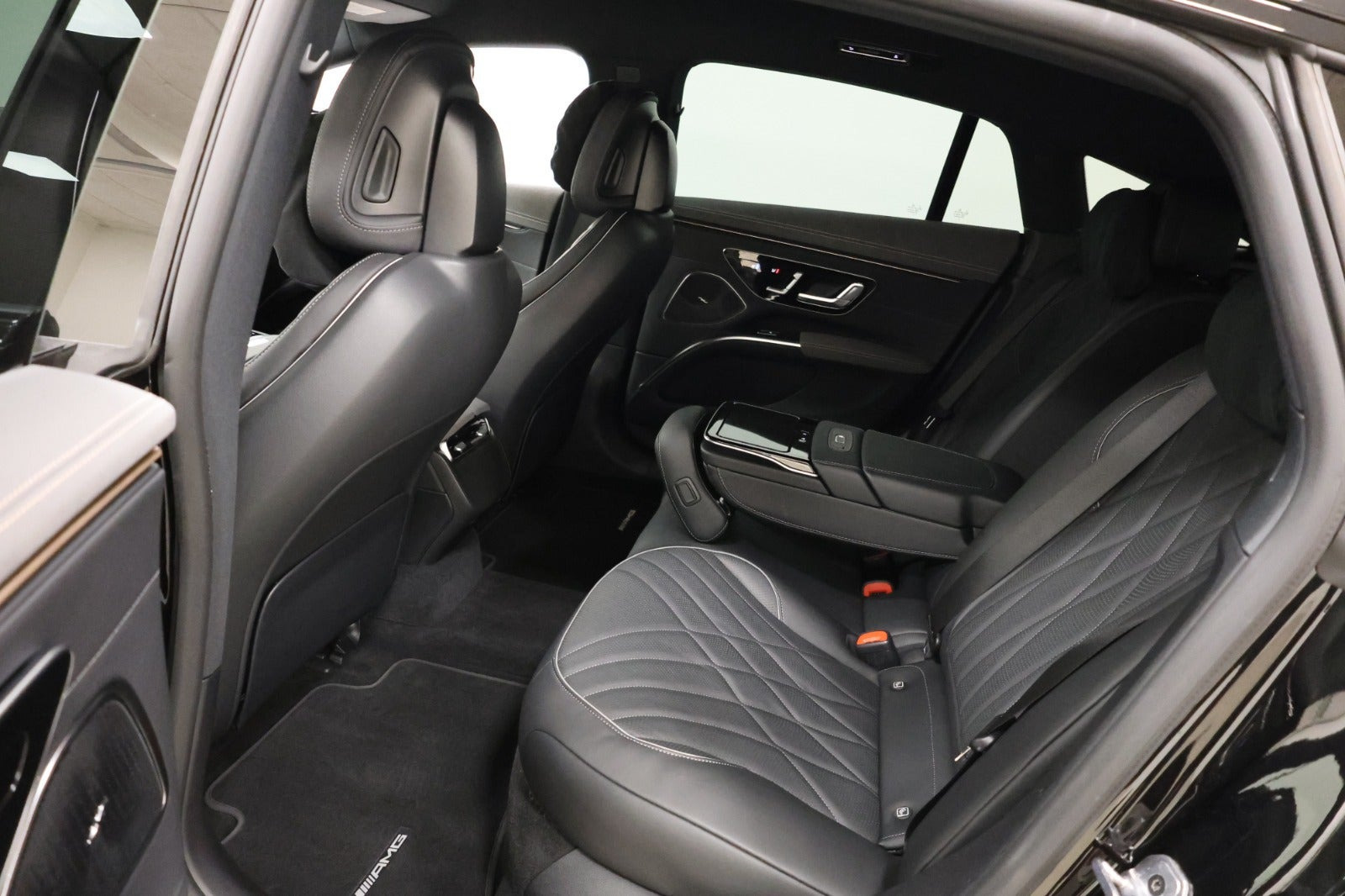Sort Mercedes EQS53 fra 2022