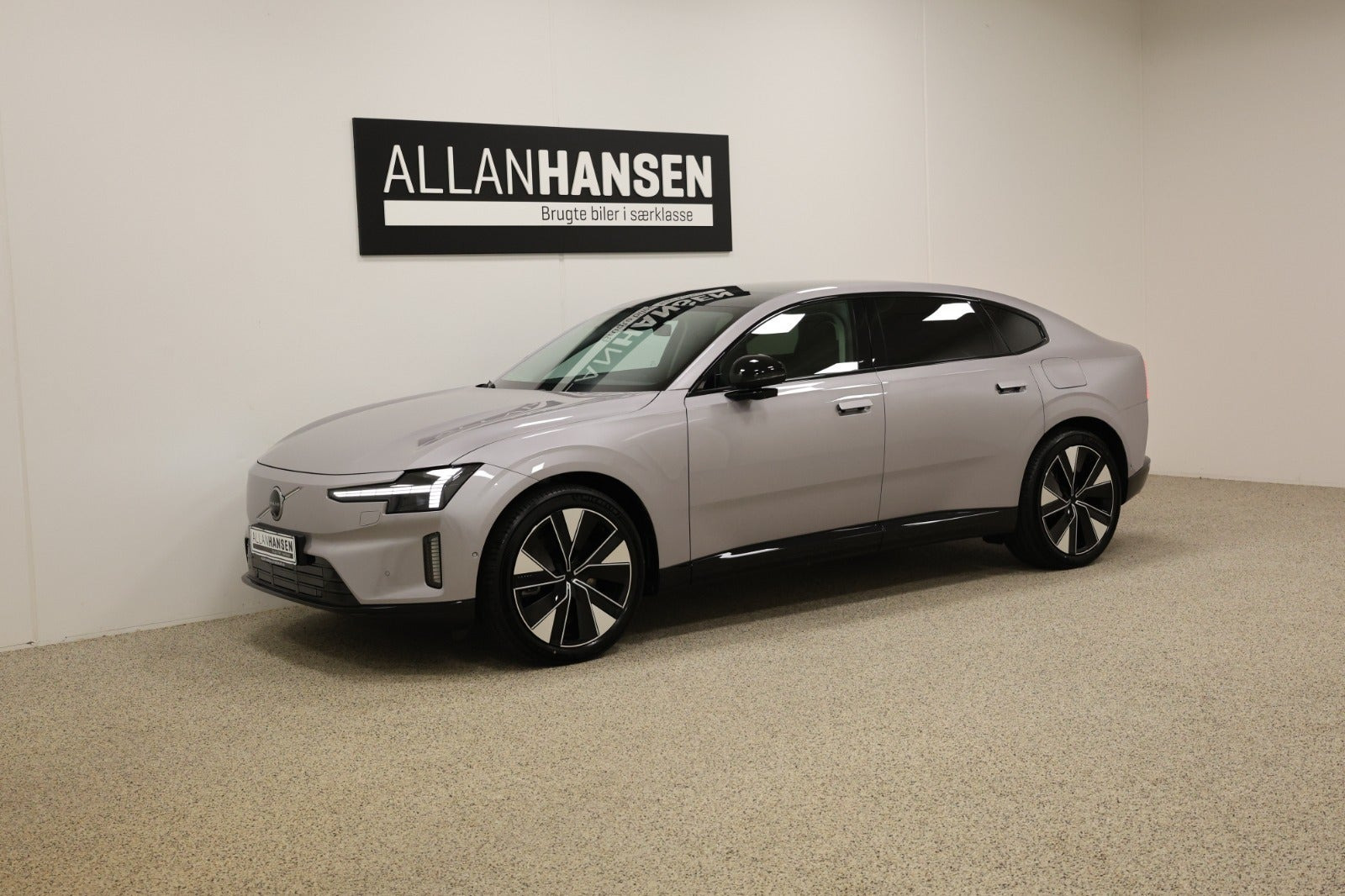 Volvo ES90 Extended Range Plus