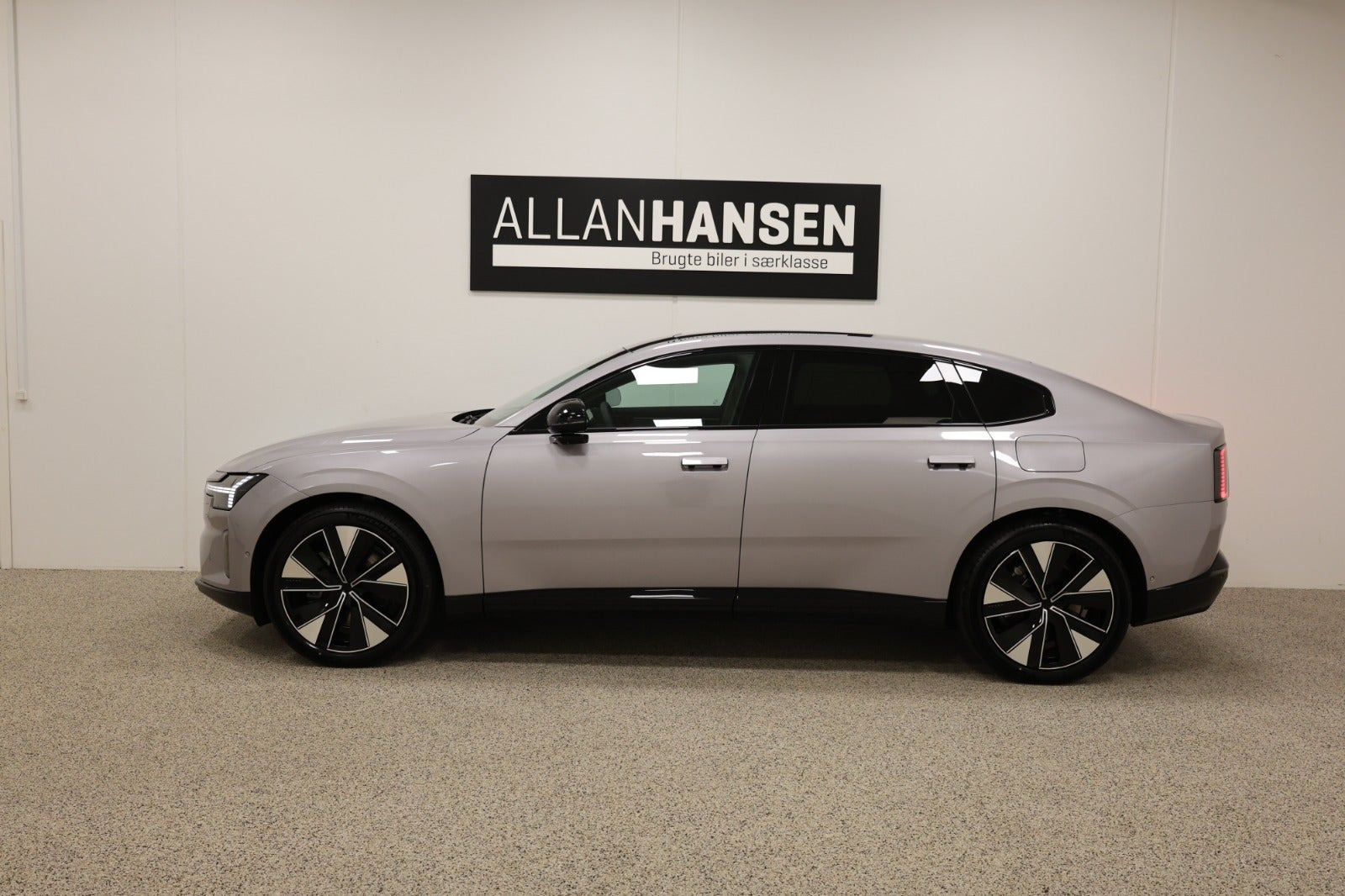 Grå Volvo ES90 fra 2026