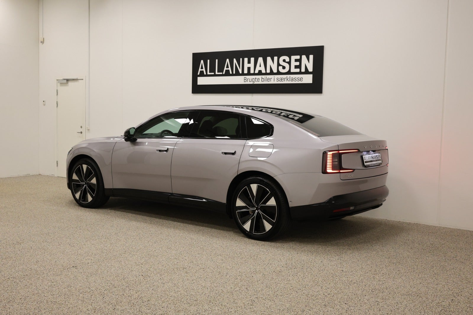 Grå Volvo ES90 fra 2026