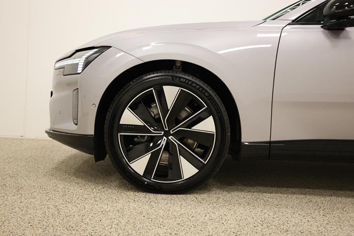 Grå Volvo ES90 fra 2026