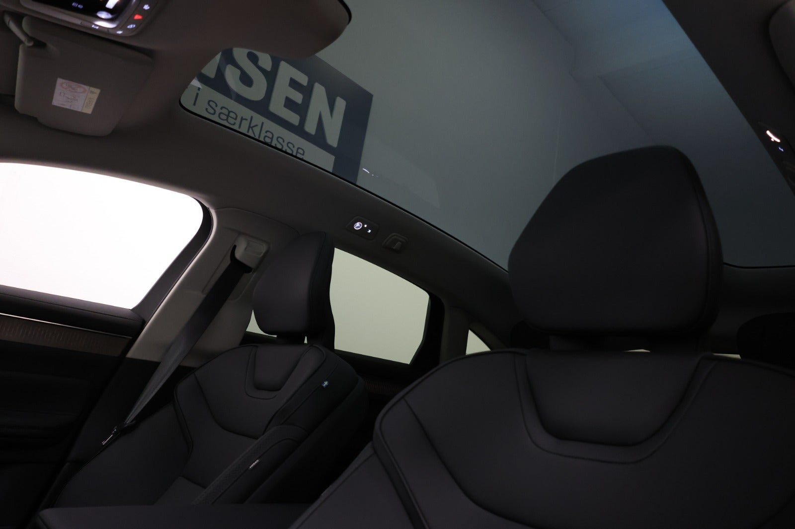 Grå Volvo ES90 fra 2026