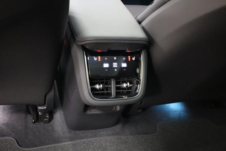 Grå Volvo ES90 fra 2026