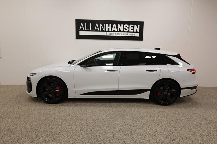 Hvid Audi S6 e-tron fra 2025
