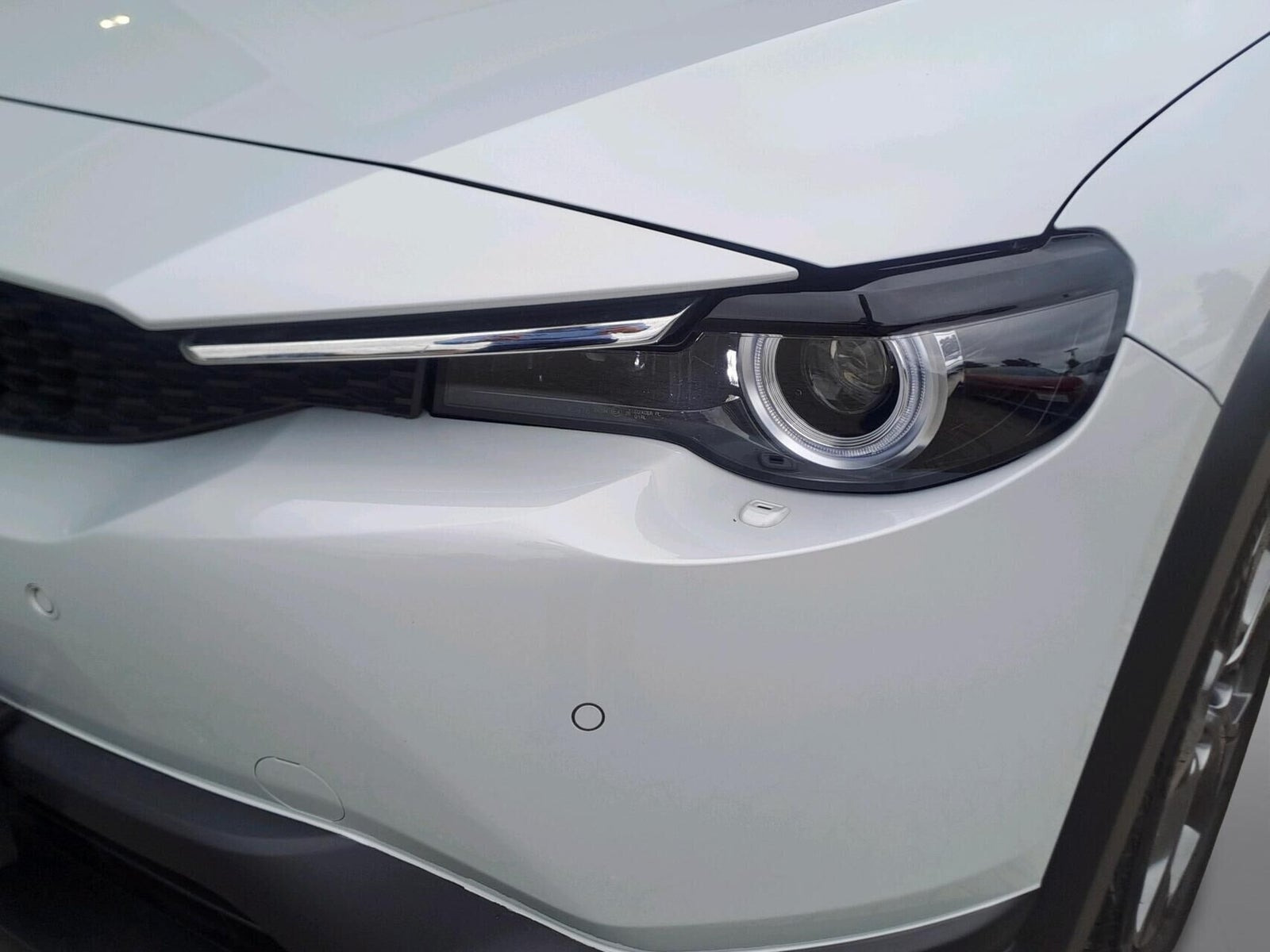 Hvid Mazda MX-30 fra 2021