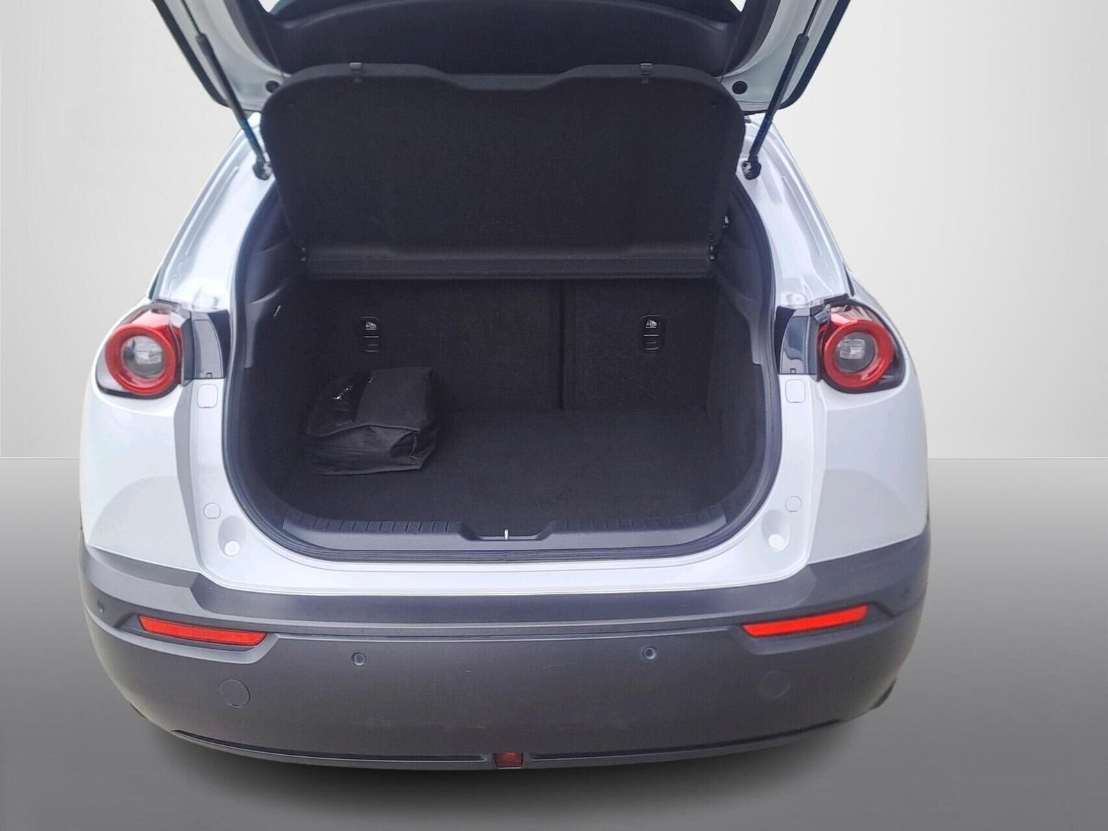 Hvid Mazda MX-30 fra 2021