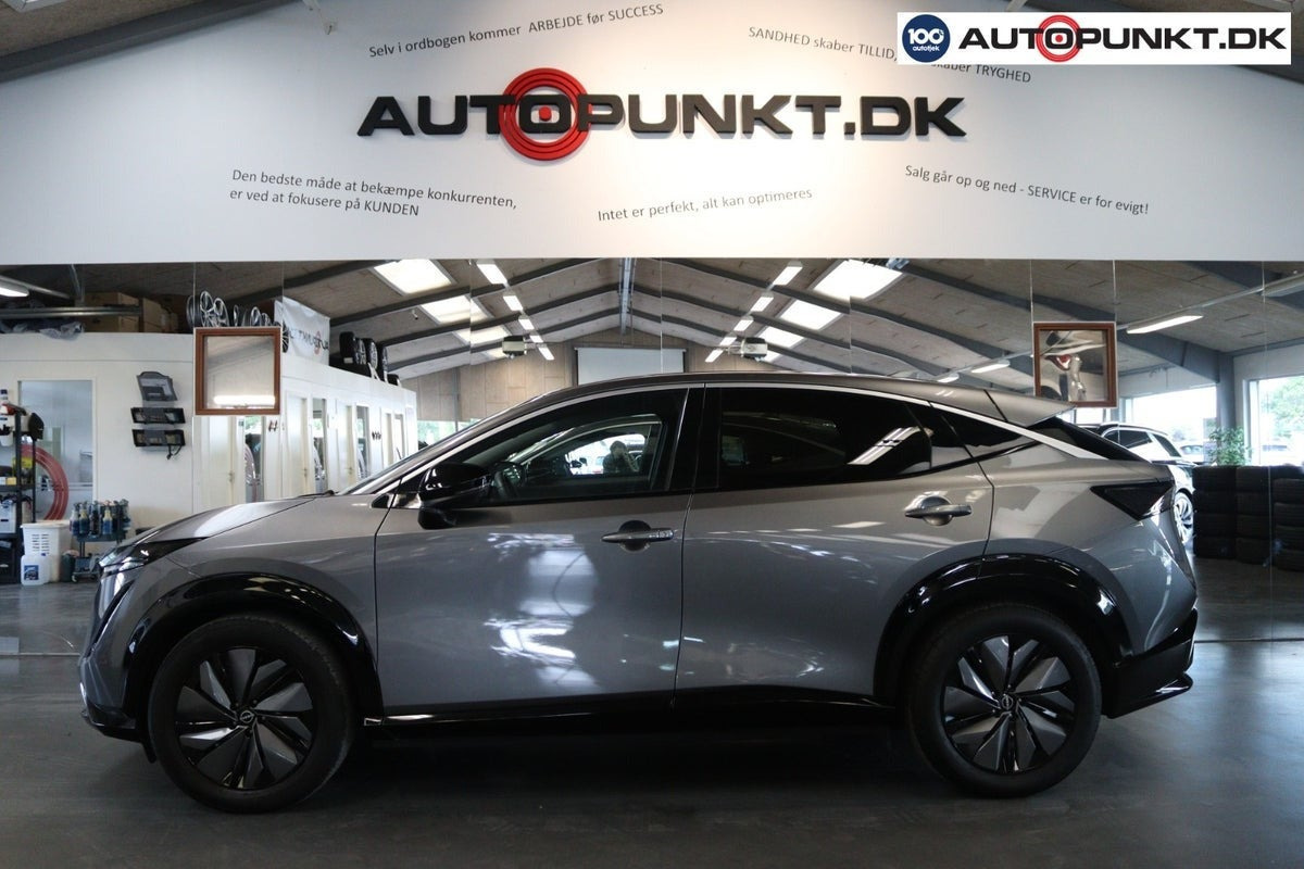Grå Nissan Ariya fra 2022