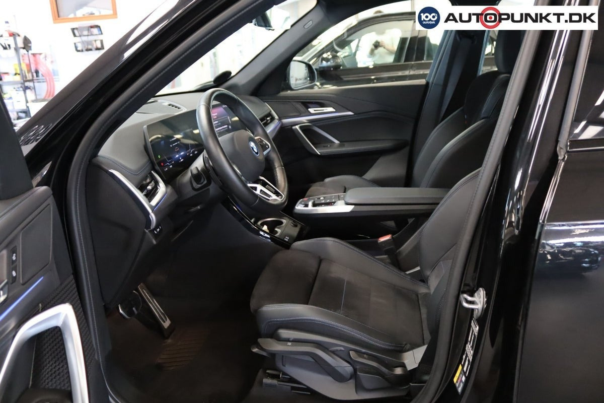 Sort BMW iX1 fra 2025
