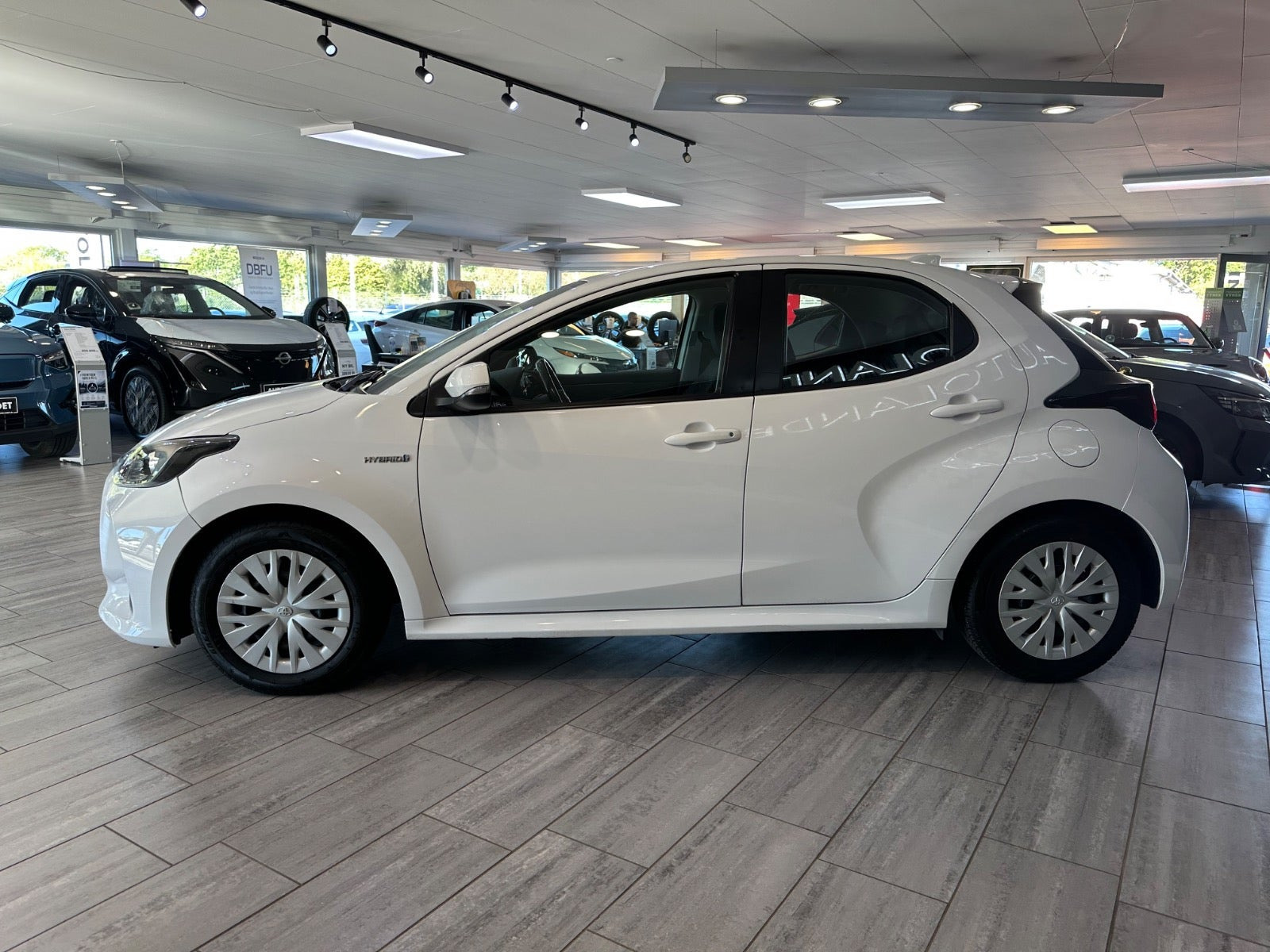 Hvid Toyota Yaris fra 2021