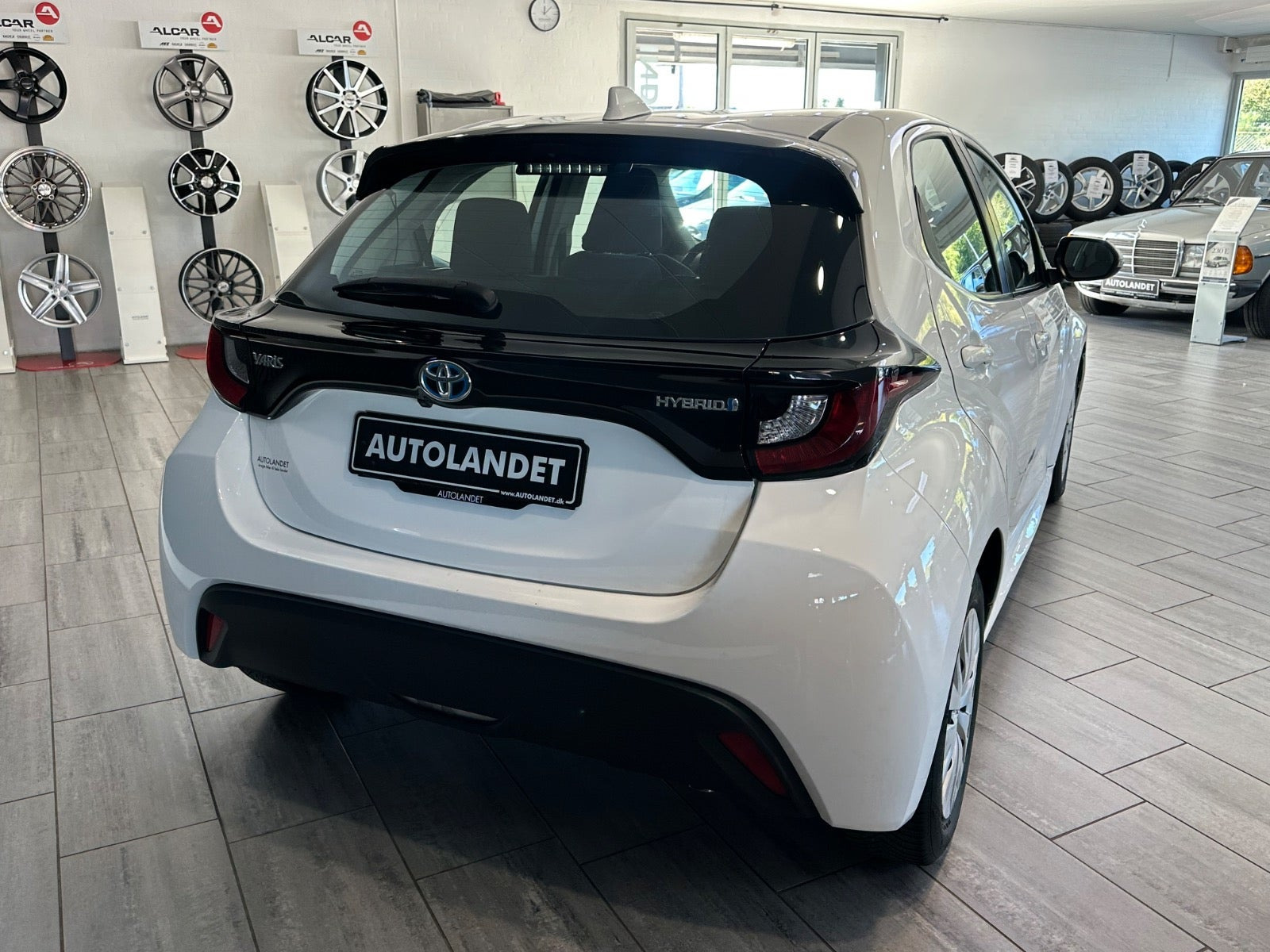 Hvid Toyota Yaris fra 2021