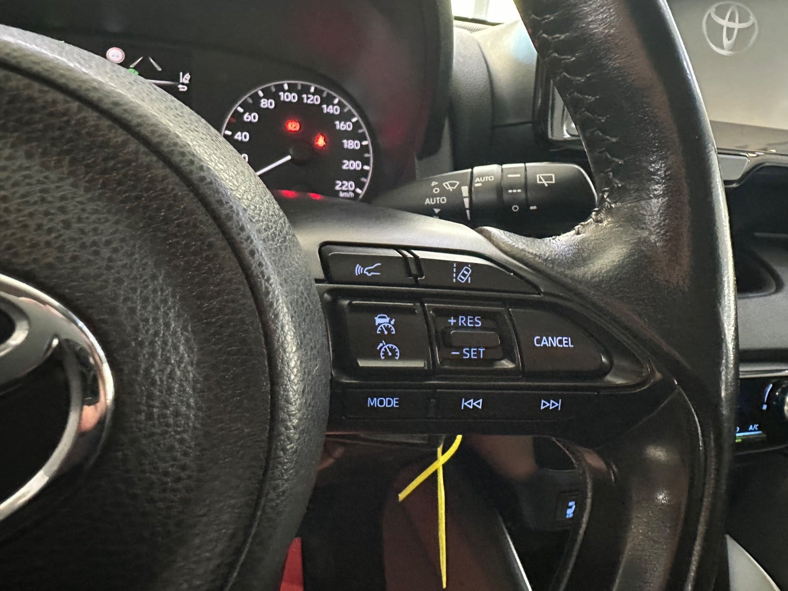 Hvid Toyota Yaris fra 2021