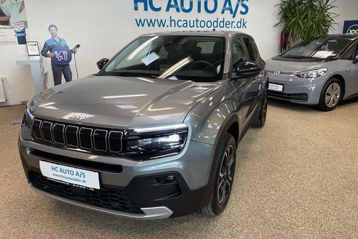Grå Jeep Avenger fra 2025 set udefra