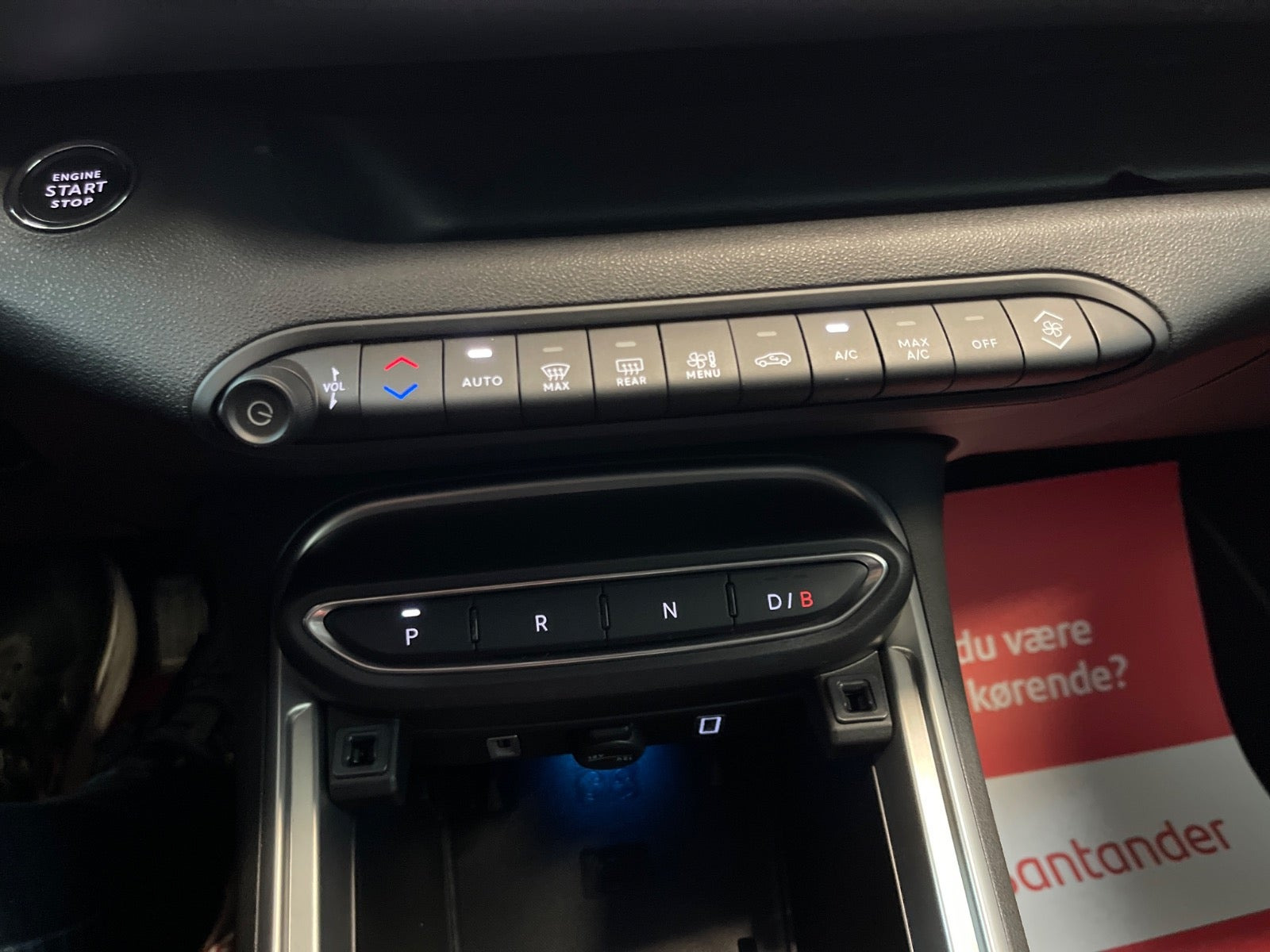 Grå Jeep Avenger fra 2025