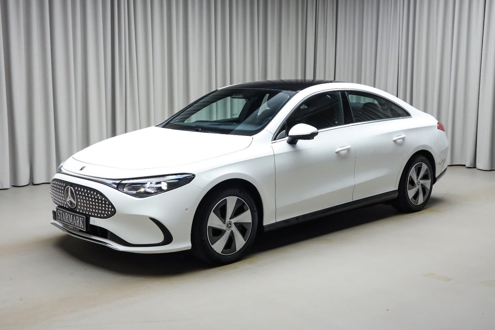 Hvid Mercedes CLA250+ fra 2025