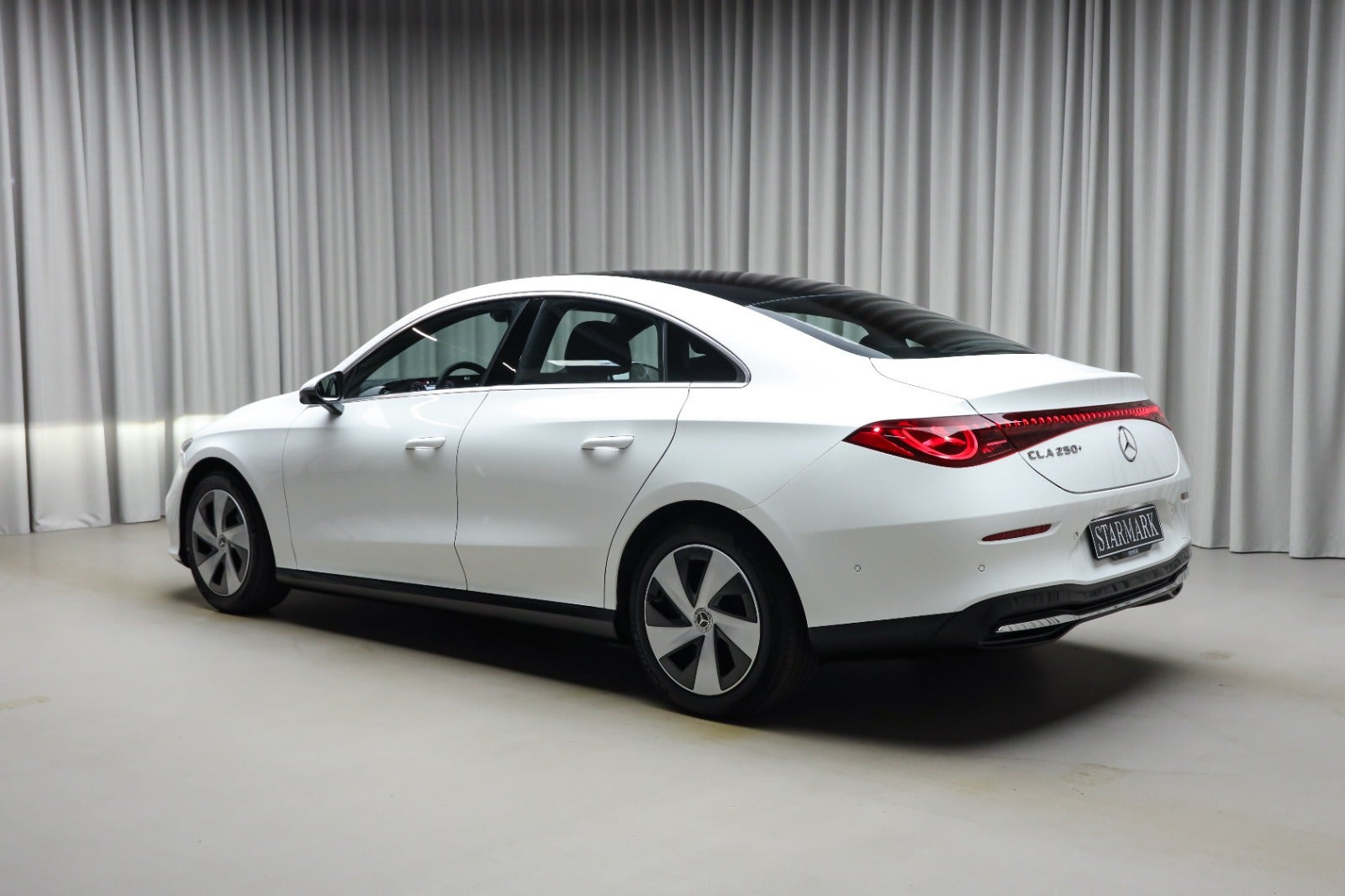 Hvid Mercedes CLA250+ fra 2025