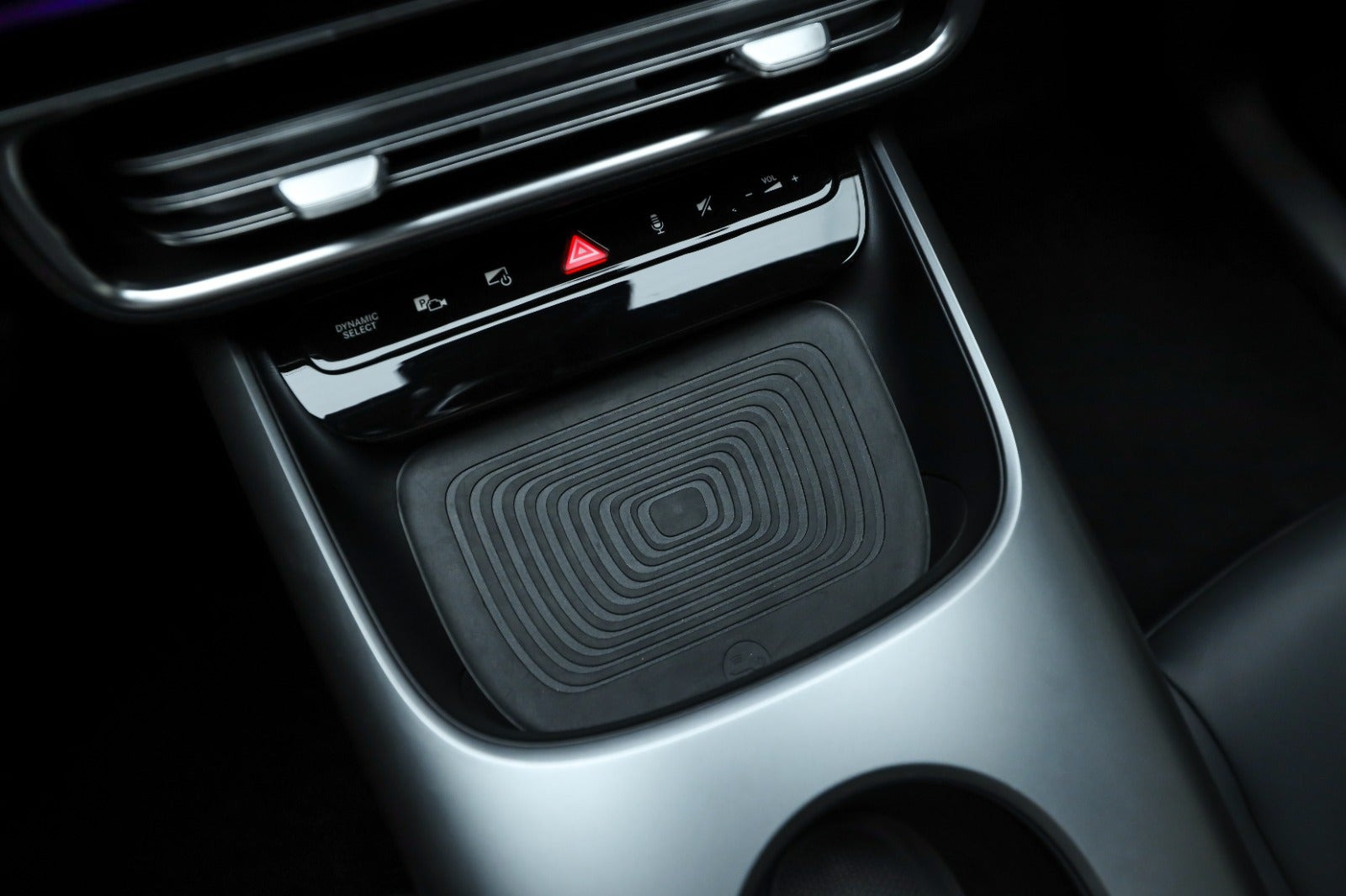 Hvid Mercedes CLA250+ fra 2025