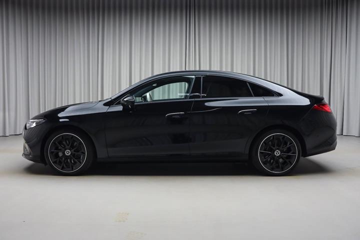 Sort Mercedes CLA350 fra 2025