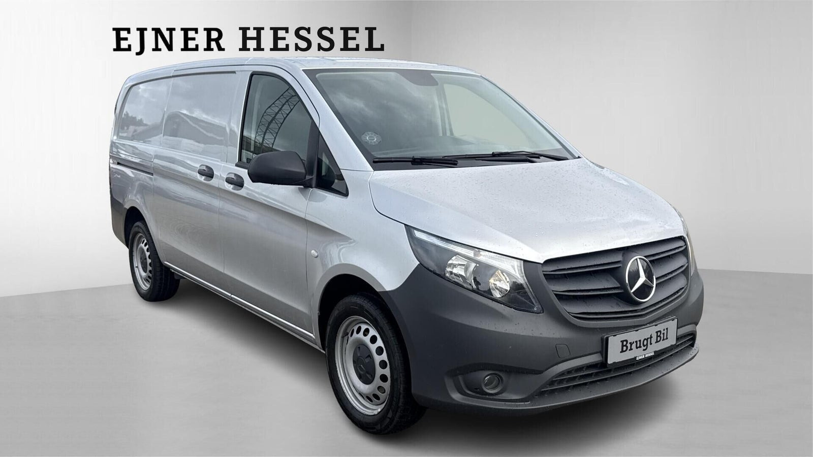 Sølv Mercedes Vito 114 fra 2023