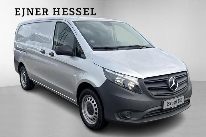 Sølv Mercedes Vito 114 fra 2023