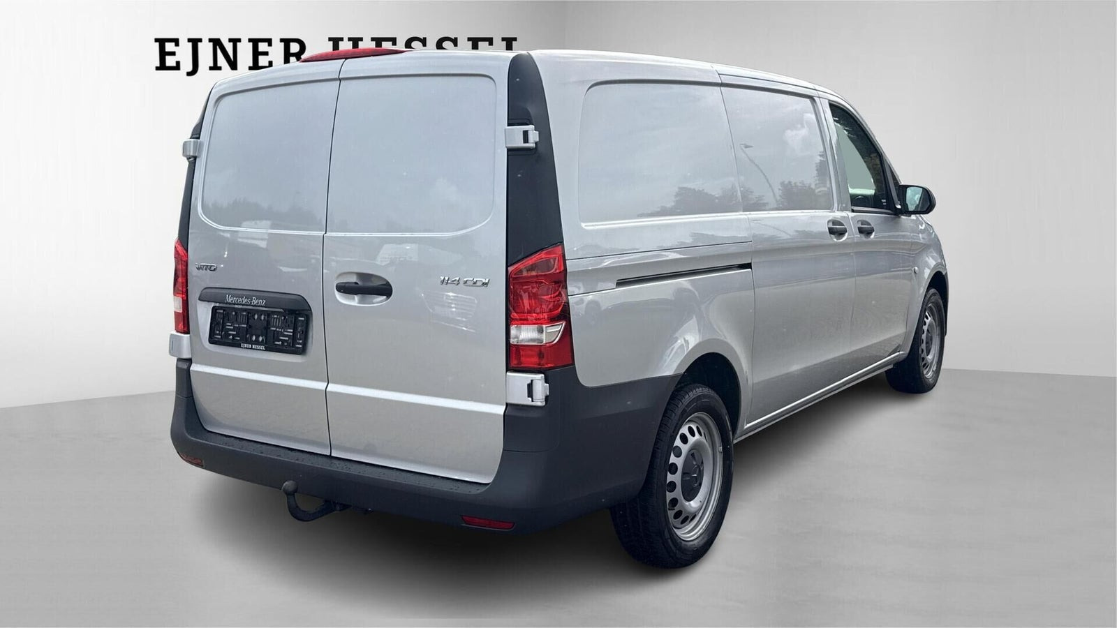 Sølv Mercedes Vito 114 fra 2023