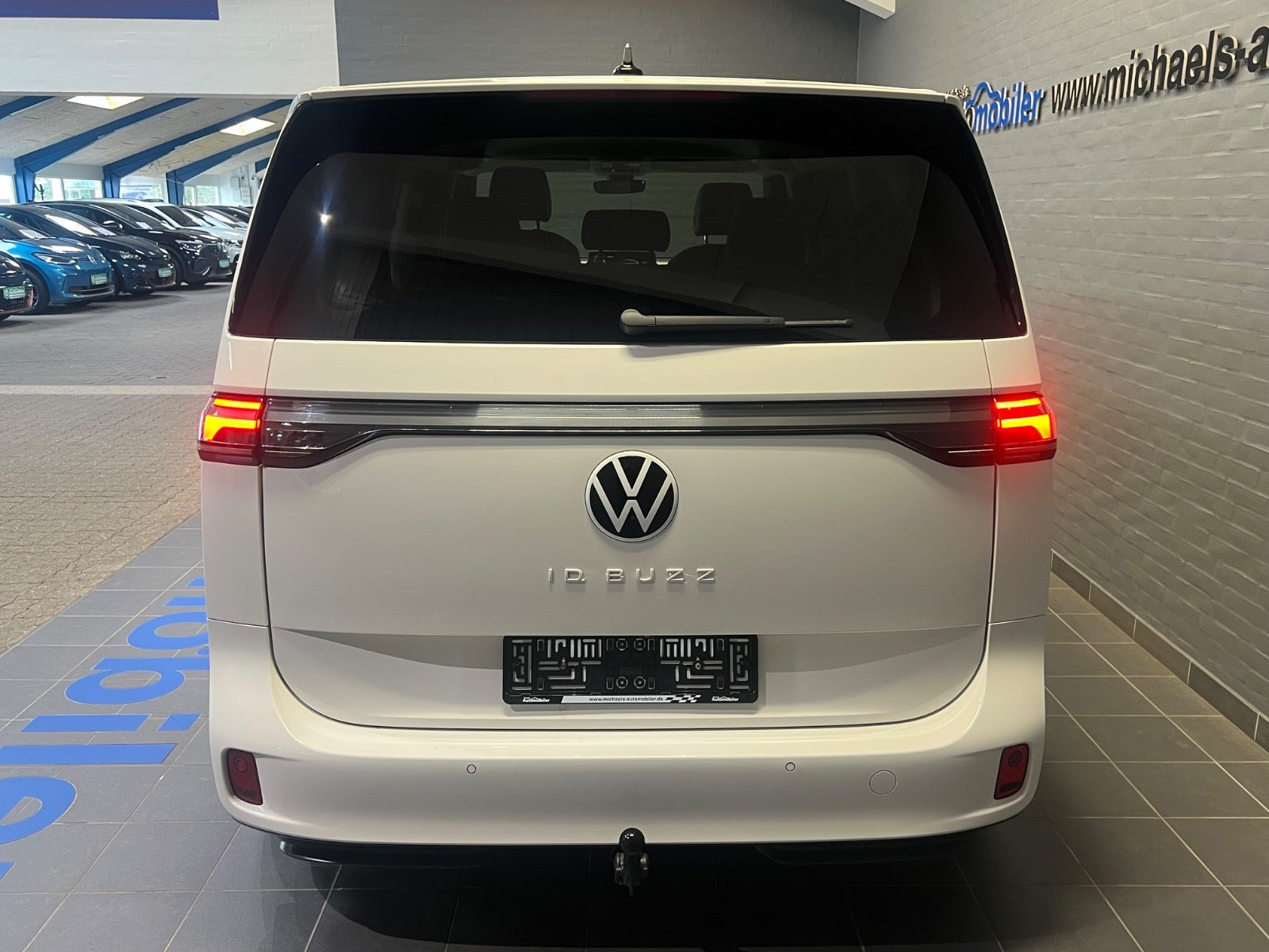 Hvid VW ID.Buzz fra 2024