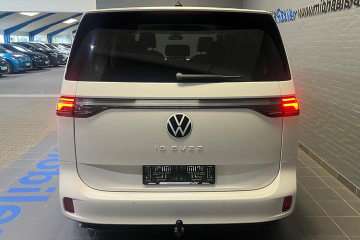 Hvid VW ID.Buzz fra 2024