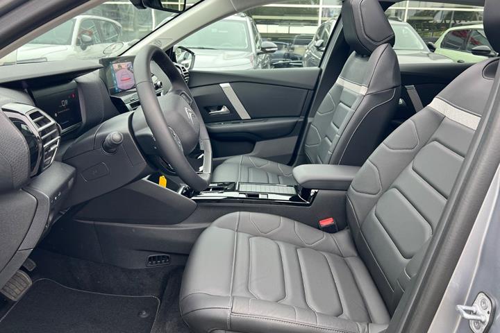 Grå Citroën ë-C4 X fra 2023