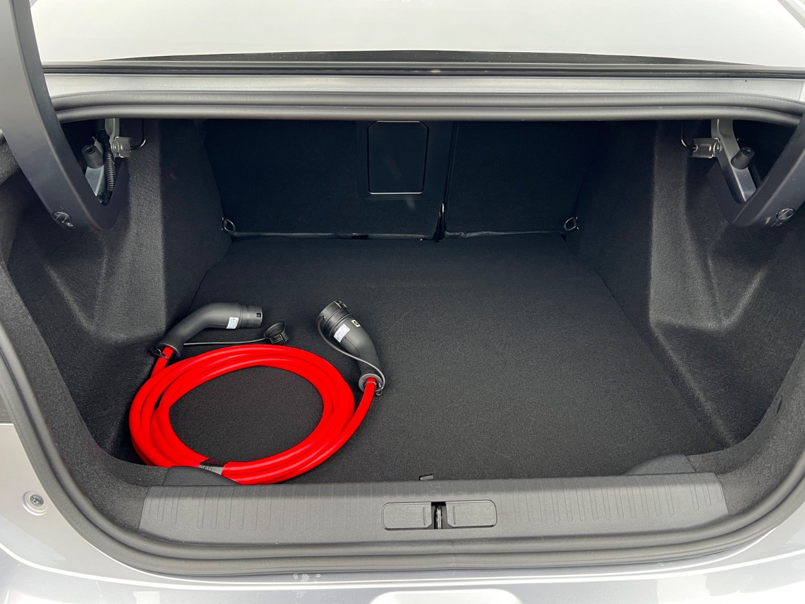 Grå Citroën ë-C4 X fra 2023