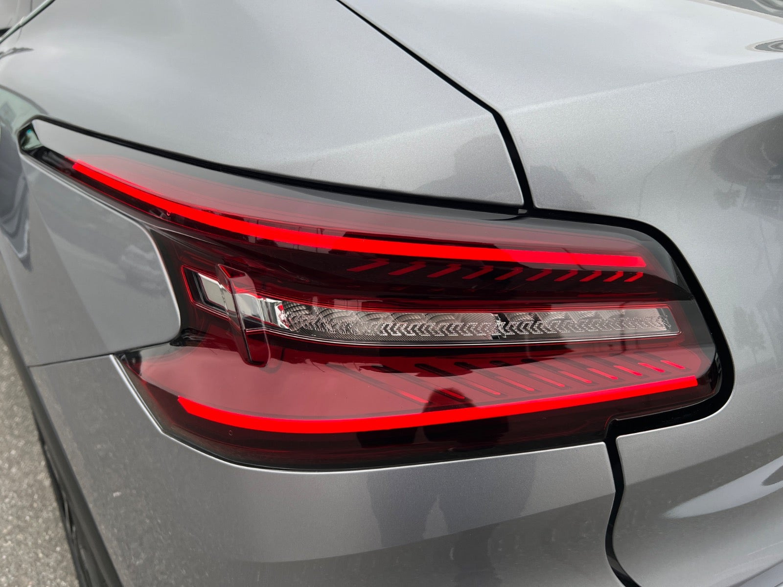 Grå Citroën ë-C4 X fra 2023