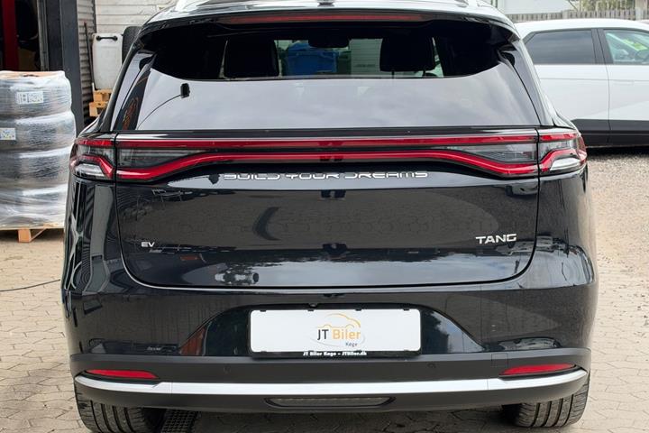 Sort BYD Tang fra 2023 set udefra