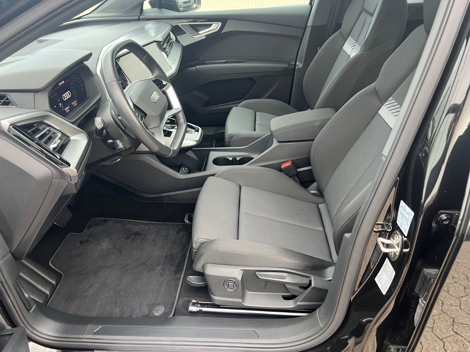 Sort Audi Q4 e-tron fra 2024