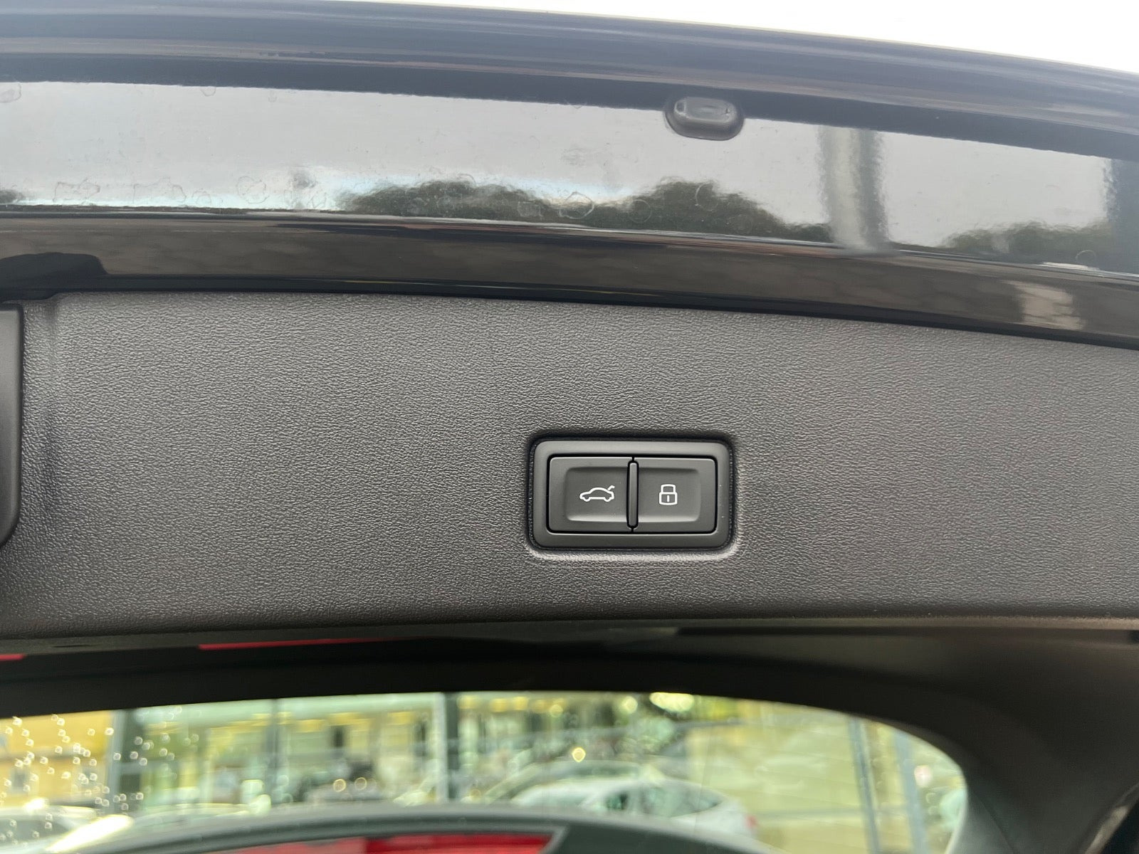 Sort Audi Q4 e-tron fra 2024