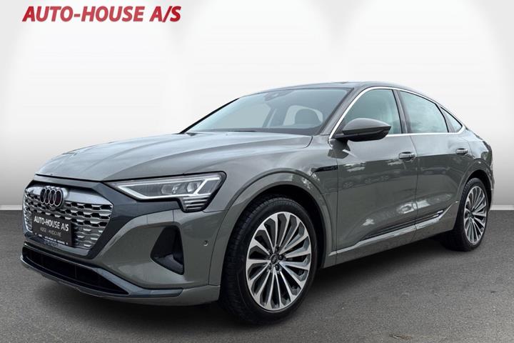 Grå Audi Q8 e-tron fra 2024