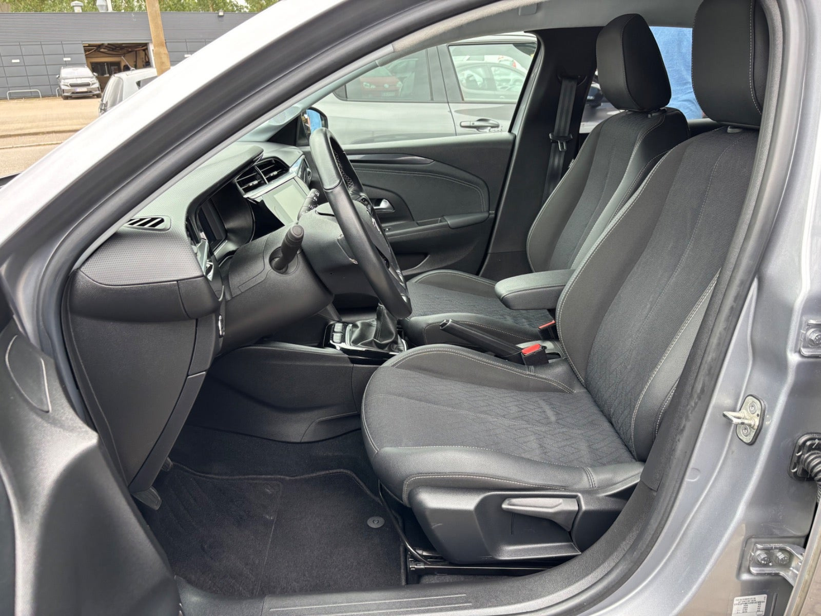 Sølv Opel Corsa fra 2021