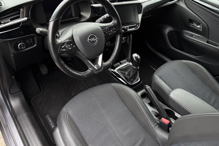 Sølv Opel Corsa fra 2021