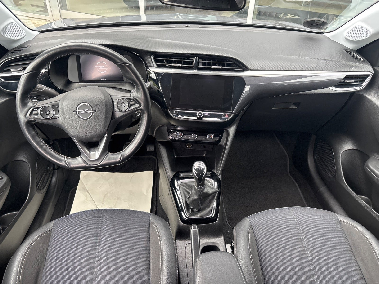 Sølv Opel Corsa fra 2021