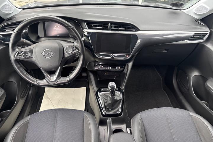 Sølv Opel Corsa fra 2021