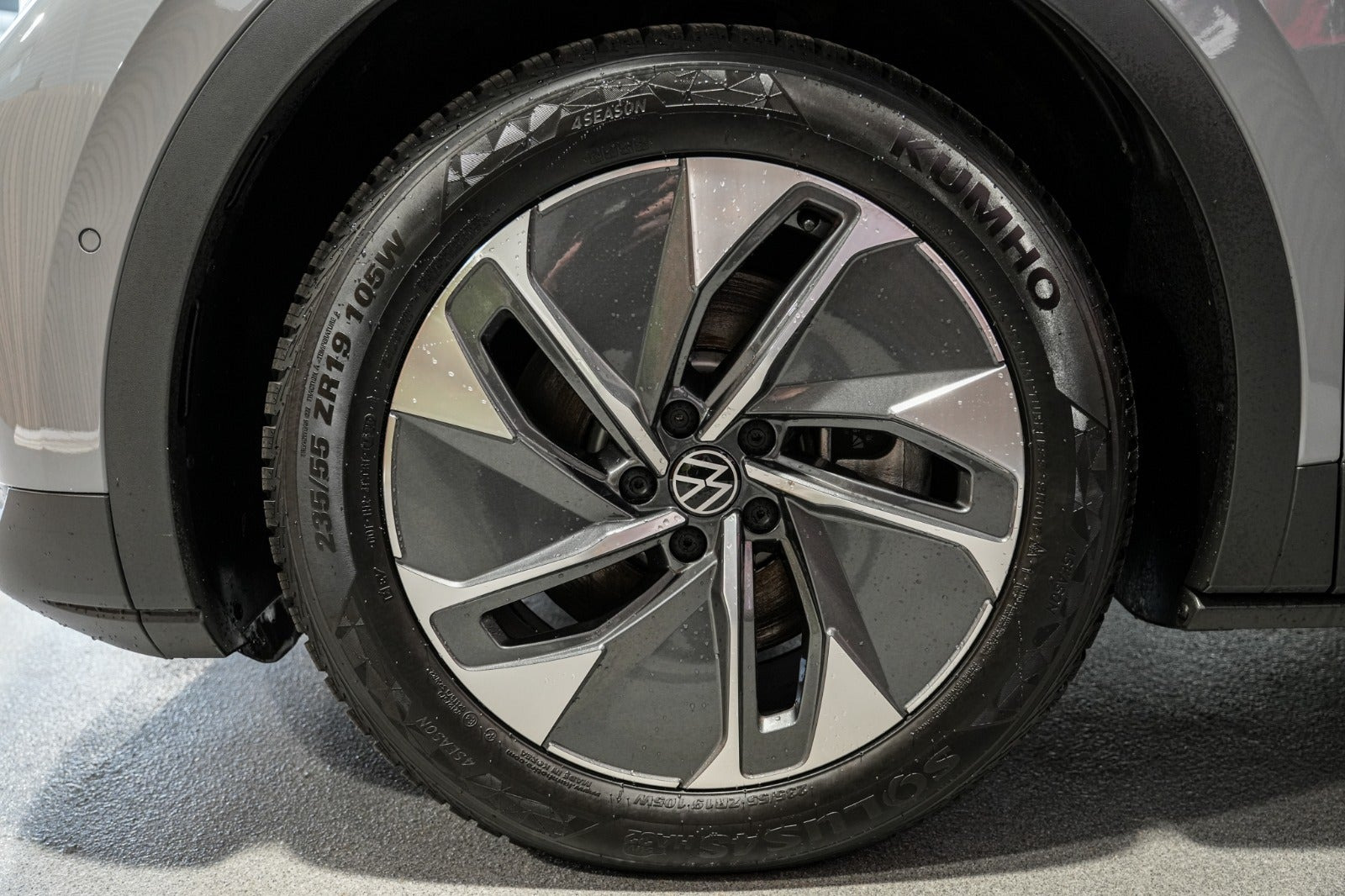 Grå VW ID.4 fra 2023