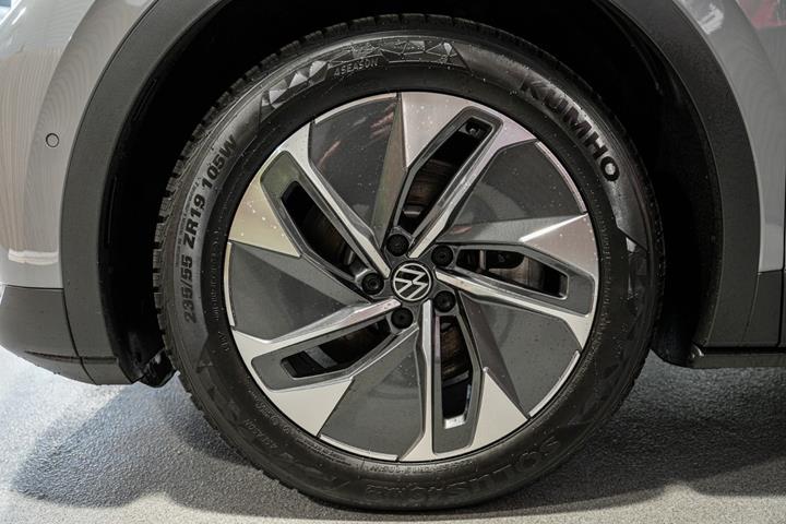 Grå VW ID.4 fra 2023