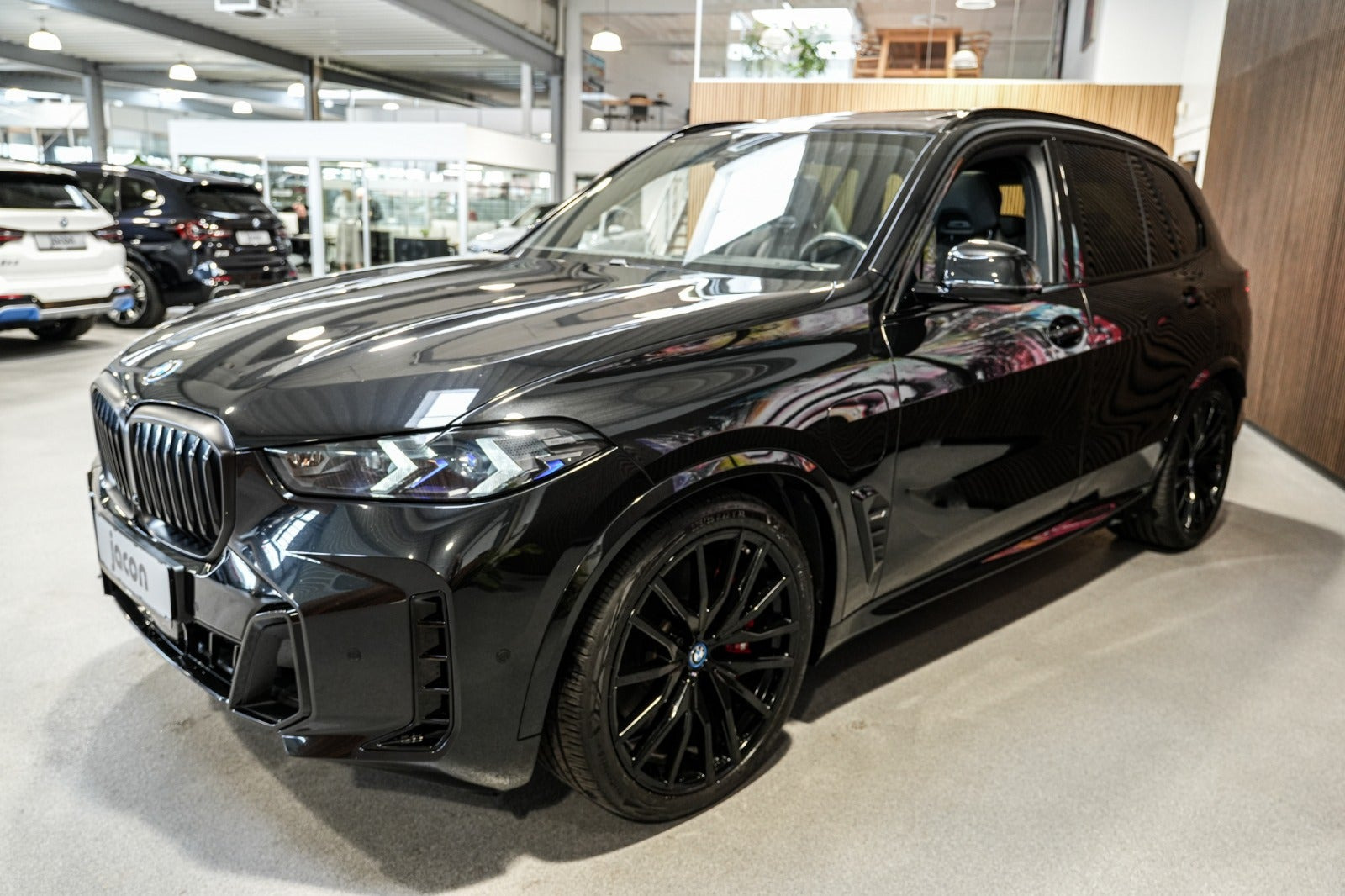 Sort BMW X5 fra 2023