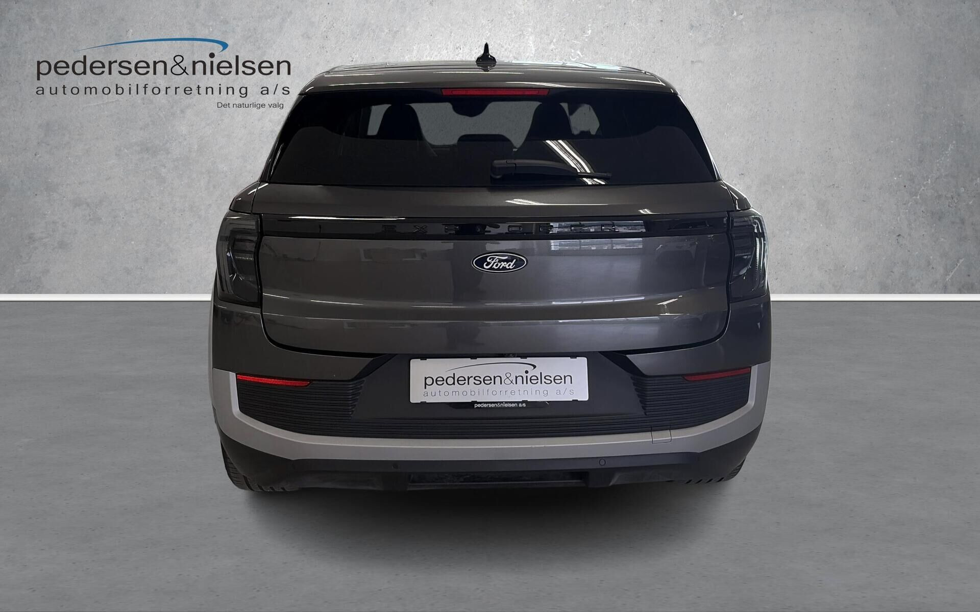 Grå Ford Explorer fra 2024