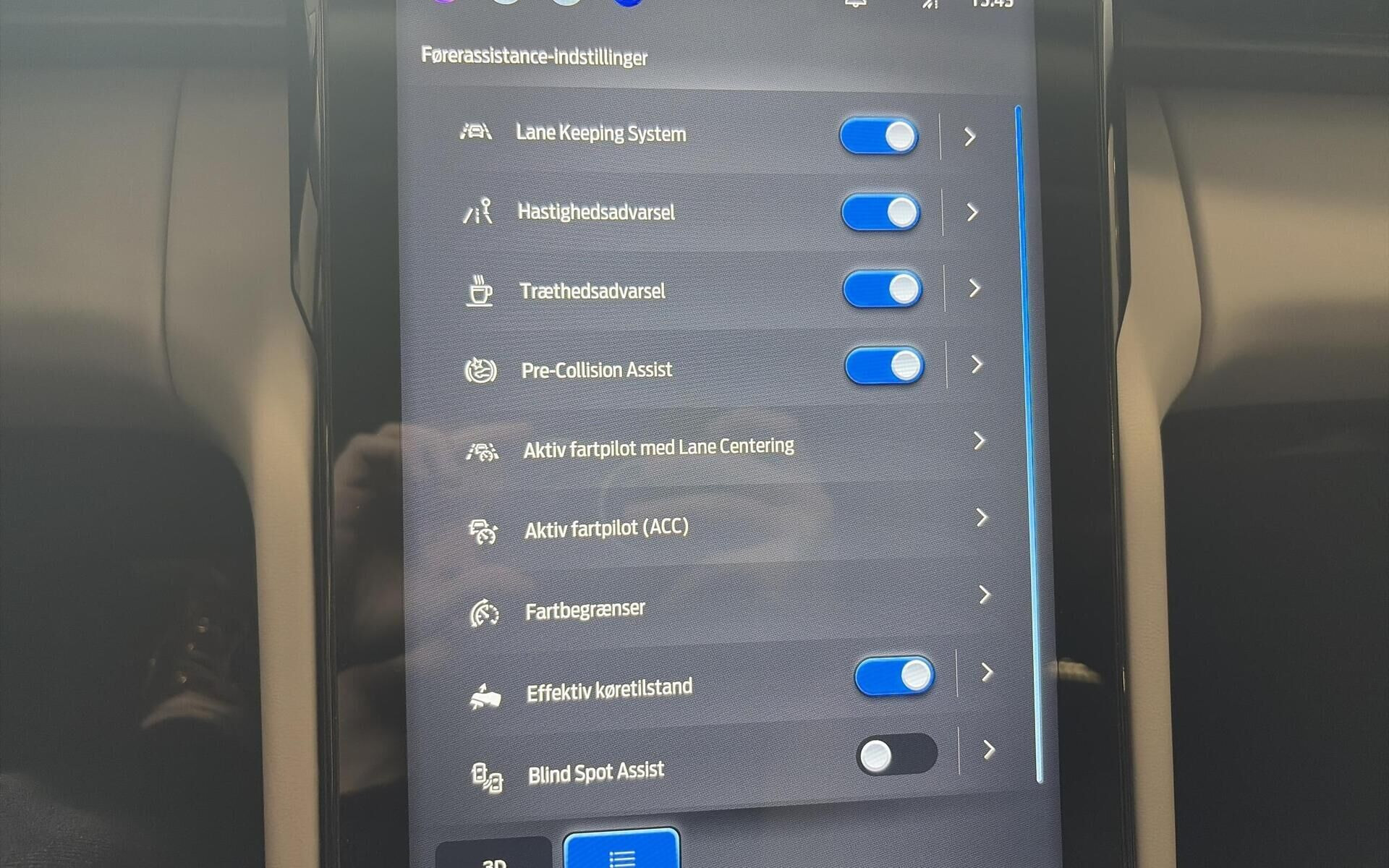 Grå Ford Explorer fra 2024